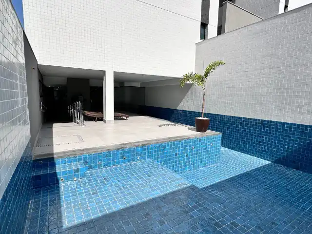 Castelo Abrantes - Piscina com raia e sauna integrada
