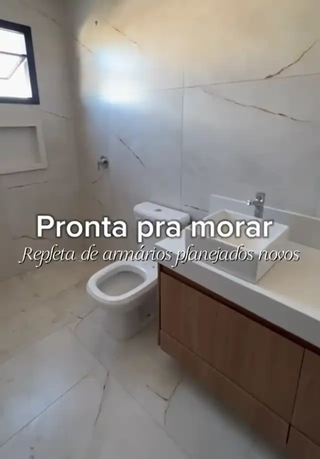 Priscilla Sampaio - Banheiro
