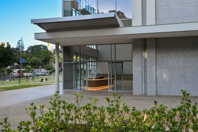 History Corporate - Fachada corporativo
