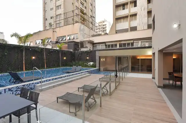 Legacy - Piscina com deck