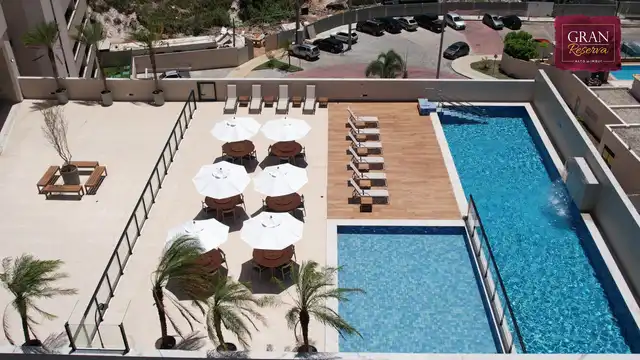 Gran Reserva Alto do Imbuí - Piscina com deck molhado