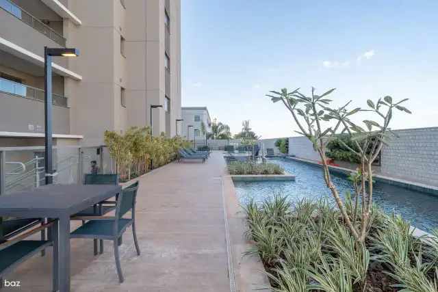Granverse Garden - Piscina com raia e deck