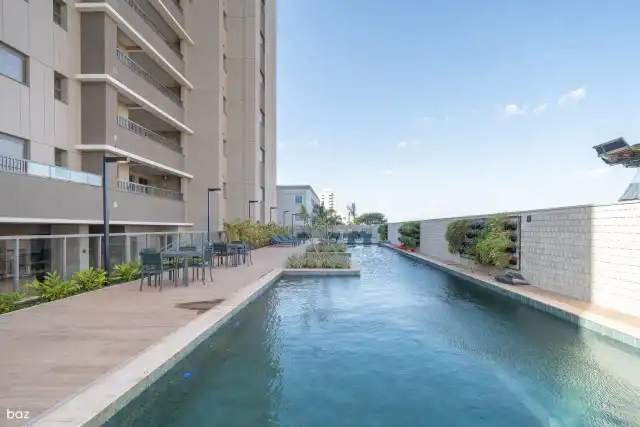 Granverse Garden - Piscina com raia e deck
