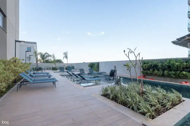 Granverse Garden - Piscina com raia e deck