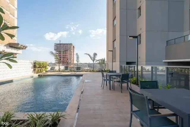 Granverse Garden - Piscina com raia e deck