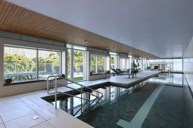 History - Piscina climatizada com raia de 20m