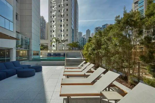 Green Tower - Piscina