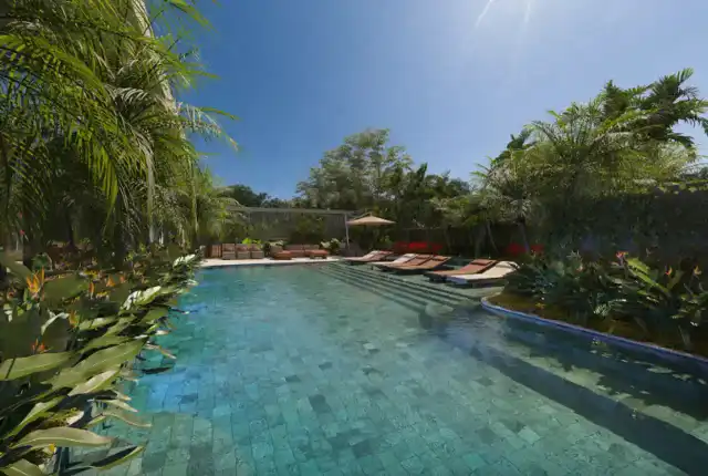 Origem Luxury Residence - Piscina com deck
