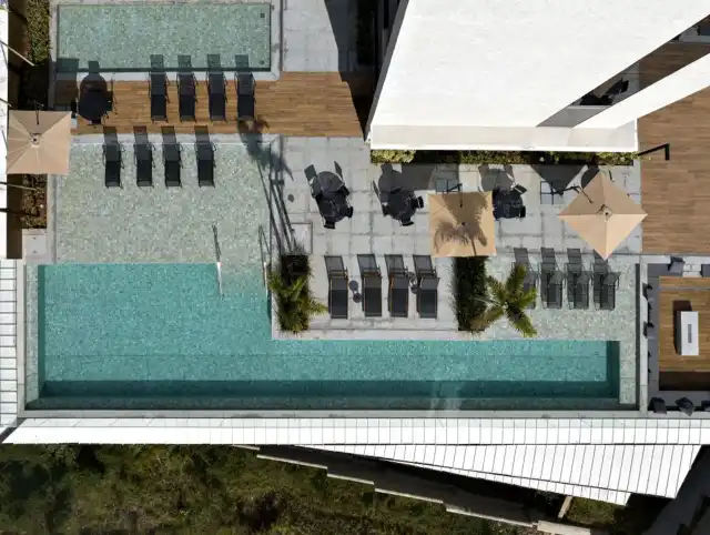 Absoluto - Piscina visão completa